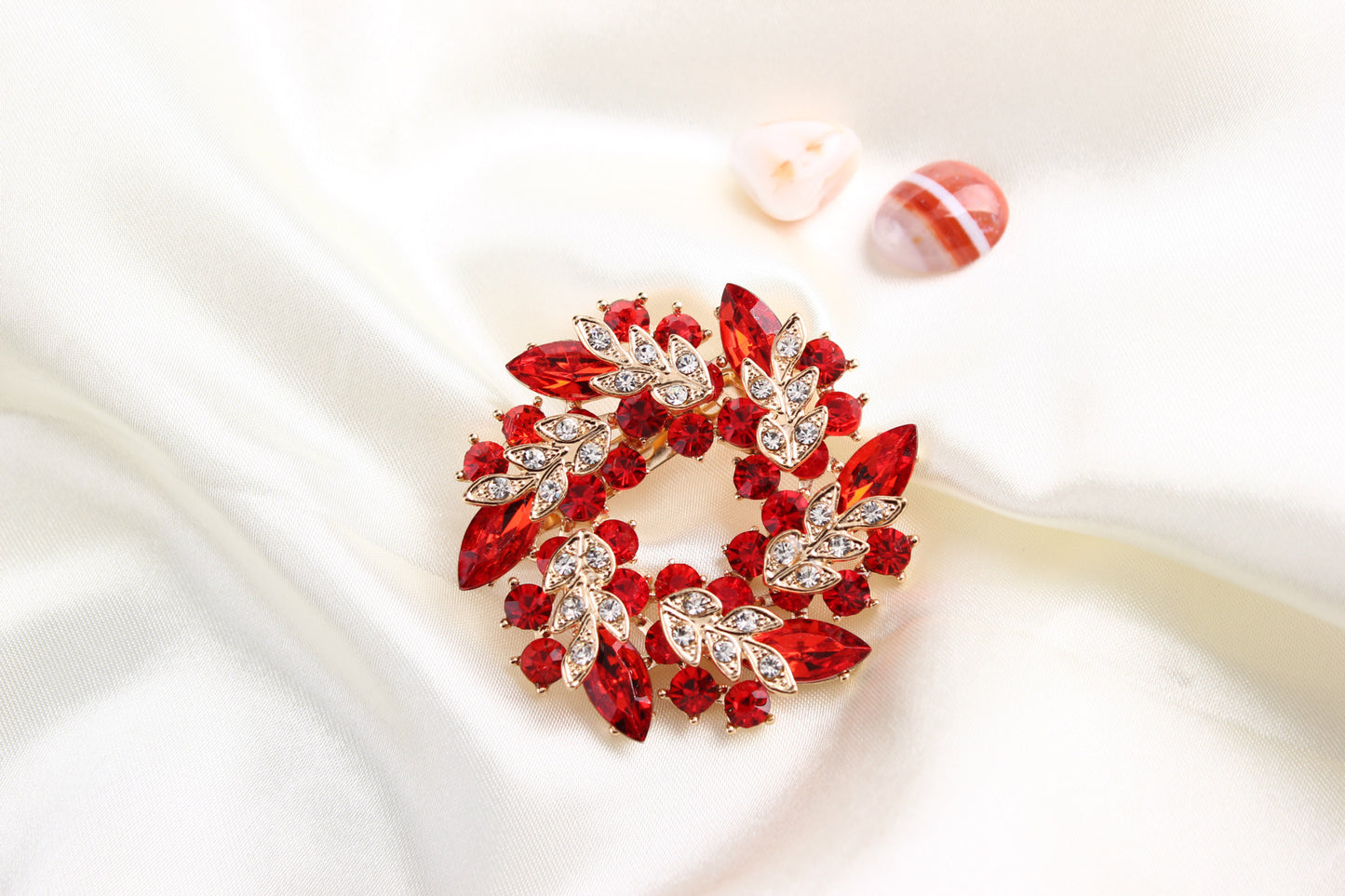 Crystal brooch, diamond-encrusted bauhinia brooch, brooch