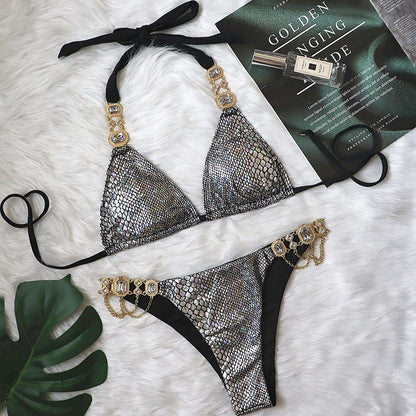 Sexig enfärgad diamantbikini med bandagedelad split