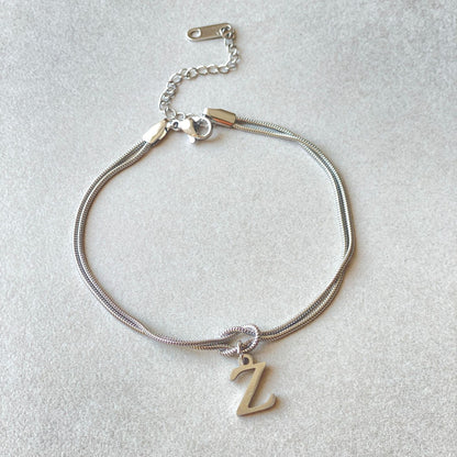 Nya bokstaven AZ kärleksknut armband för kvinnor par guldfärg läcker ormkedja berlockarmband rostfritt stål smycken present alla hjärtans dag presenter