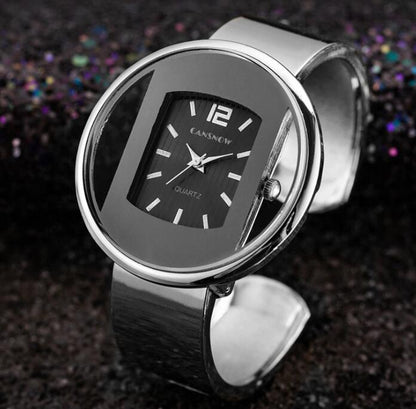 Montres femmes nouvelle marque de luxe Bracelet montre or argent cadran dame robe Quartz horloge chaude Bayan Kol Saati