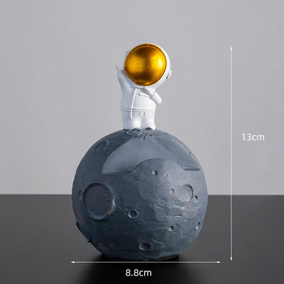 Astronaut desktop office pen holder