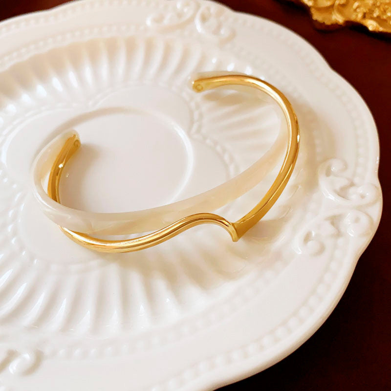 Metall Vit Skaldjursplatta Armband För Kvinnor Öppning Justerbar 2 Lager Design Ljus Lyxiga Kvinnliga Modesmycken Gåvor