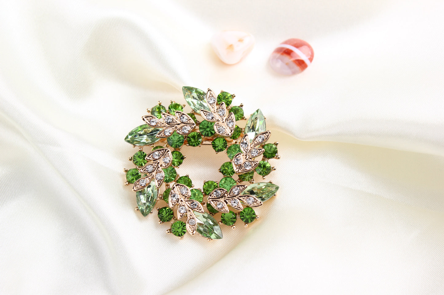 Crystal brooch, diamond-encrusted bauhinia brooch, brooch