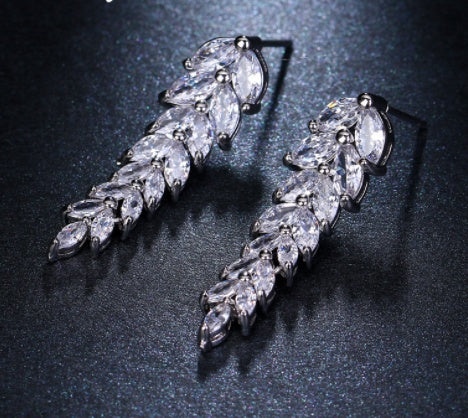 Creative Temperament Popular Style Inlaid AAA Zircon Long Earrings