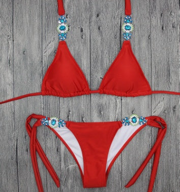 Sexig enfärgad diamantbikini med bandagedelad split