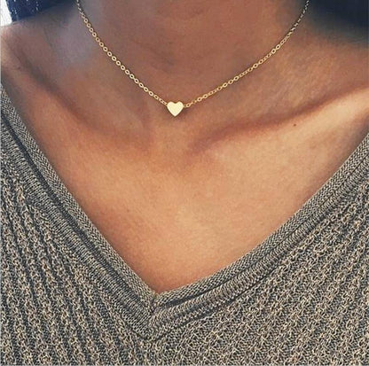 Collier en forme de petit cœur pour femmes, chaîne courte, pendentif en forme de cœur