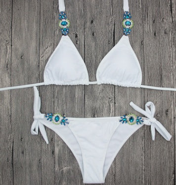 Sexig enfärgad diamantbikini med bandagedelad split