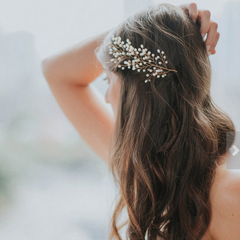 La mariée mariage tir en plein air à la main perle peigne forme échantillon feuilles cheveux coiffure spot vente en gros