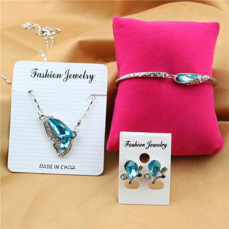 Elegant Three-piece Necklace Set - Stylish and Versatile
