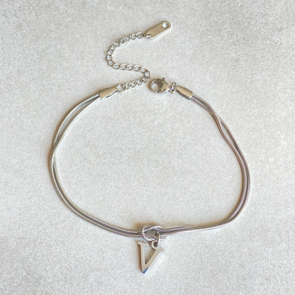 Nya bokstaven AZ kärleksknut armband för kvinnor par guldfärg läcker ormkedja berlockarmband rostfritt stål smycken present alla hjärtans dag presenter