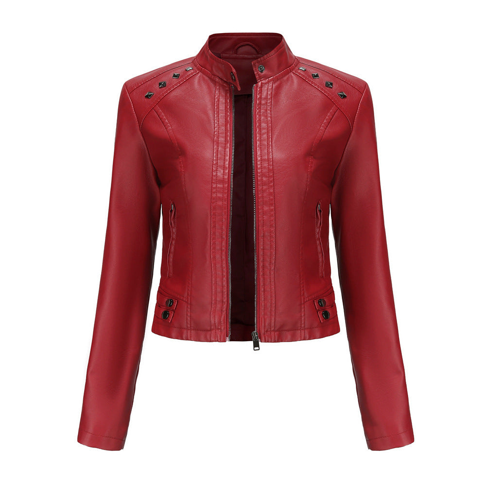 Veste courte femme en cuir clouté manches longues