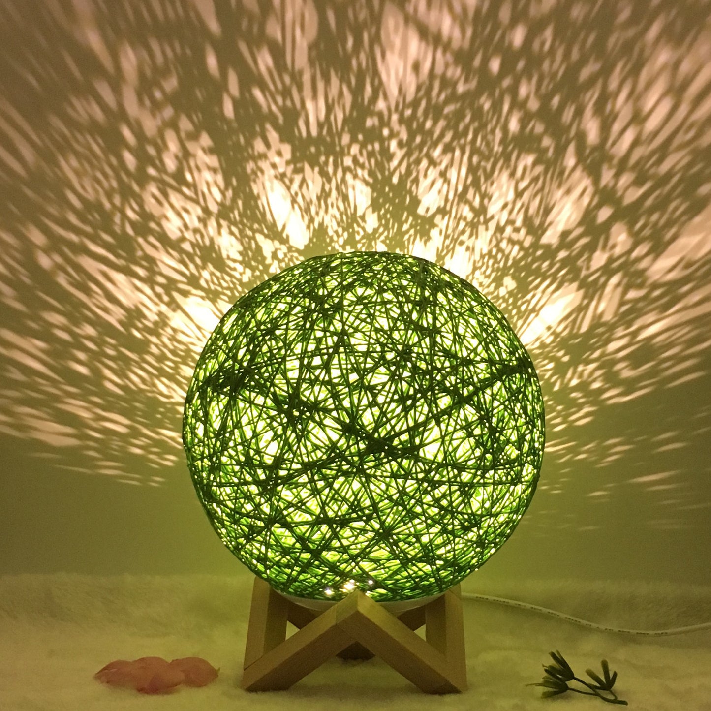 Amazon Hot säljning Creative linn Bordlampa Novel och Unik LED intelligent USB7 färg RGB16 färg fjärrkontroll Rattan Balla Lampa