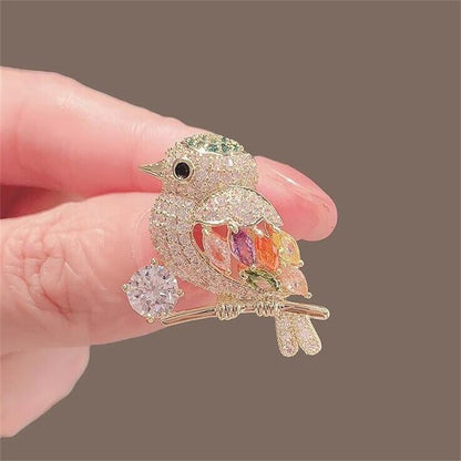 Broche d'oiseau pie animale entièrement en diamant