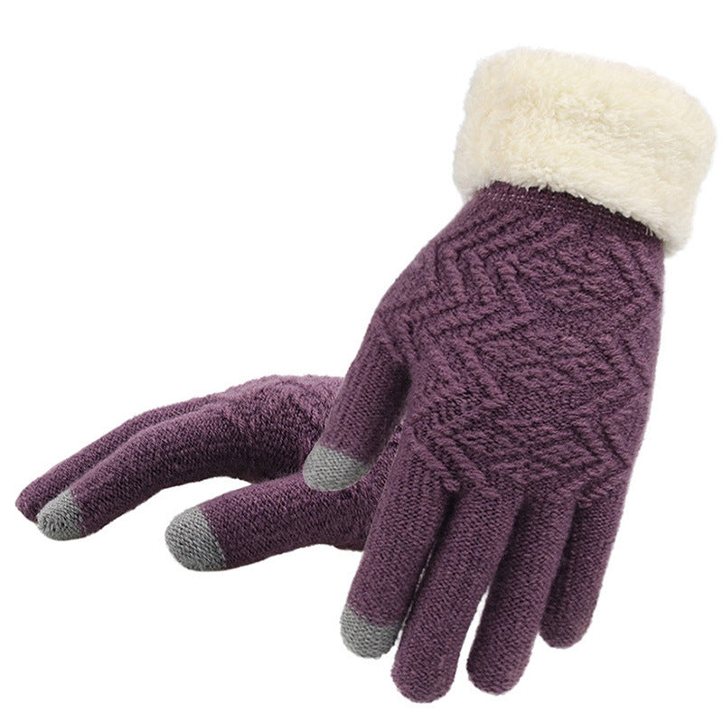 Winter knitted gloves