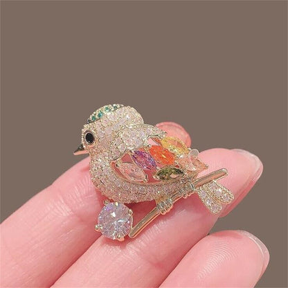 Broche d'oiseau pie animale entièrement en diamant