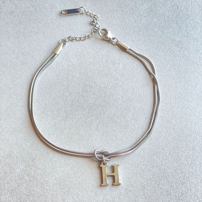 Nya bokstaven AZ kärleksknut armband för kvinnor par guldfärg läcker ormkedja berlockarmband rostfritt stål smycken present alla hjärtans dag presenter
