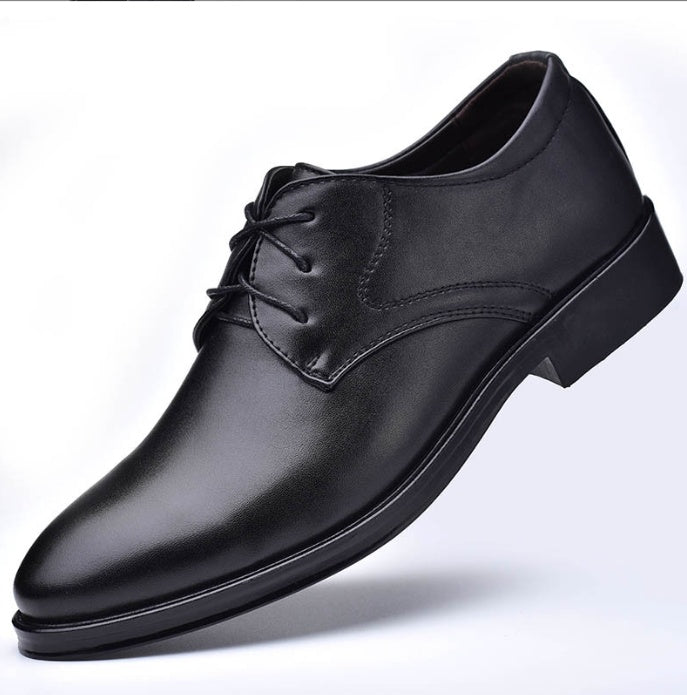 Chaussures noires à bout pointu pour hommes