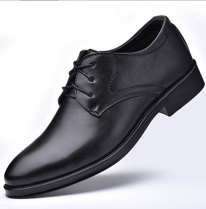 Chaussures noires à bout pointu pour hommes