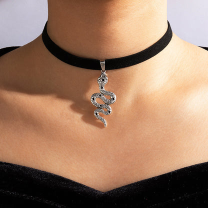 Snake Cobra Chokers Witchy Gothic Grunge Krage Sammet Halsband Mörka smycken för present