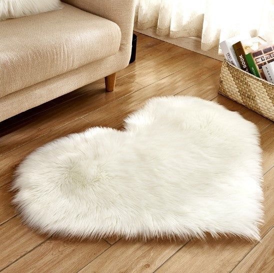 Pure Color Heart-Shaped Woolen Carpet Floor Mat Mattress Blanket Sofa Cushion Plush Living Room Tea Table Sofa Bedroom Carpet