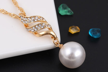 Luxury Pearl Stud Necklace Set - Elegant and Timeless