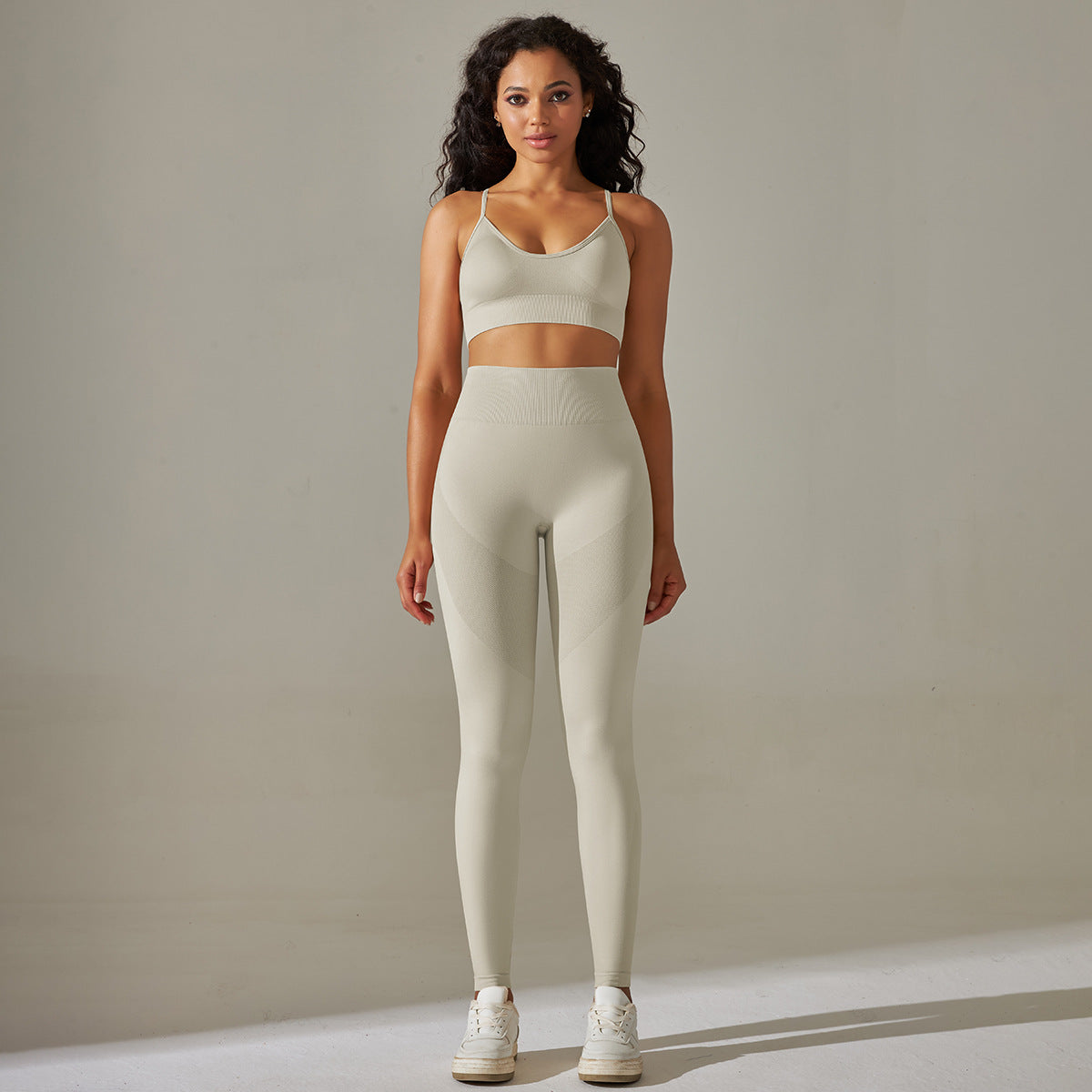 Seamless Sports Back Lifting Hip Tight Pants Yoga Clothing Set