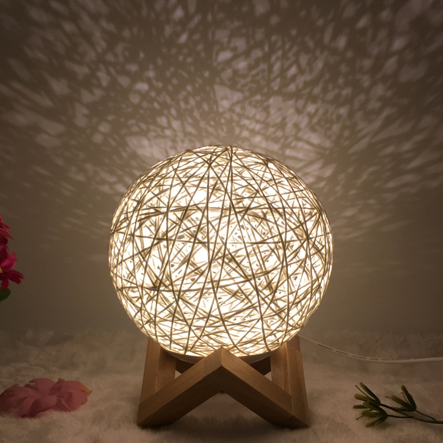 Amazon Hot säljning Creative linn Bordlampa Novel och Unik LED intelligent USB7 färg RGB16 färg fjärrkontroll Rattan Balla Lampa