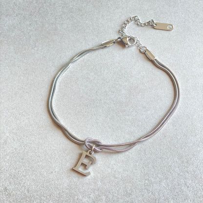 Nya bokstaven AZ kärleksknut armband för kvinnor par guldfärg läcker ormkedja berlockarmband rostfritt stål smycken present alla hjärtans dag presenter