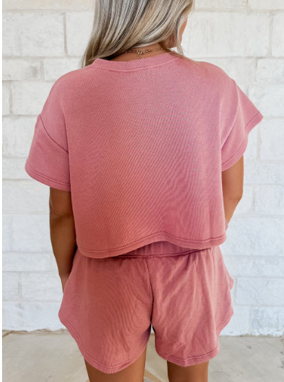 Svart set med 2 delar kort t-shirt och volangklänning med hög midja