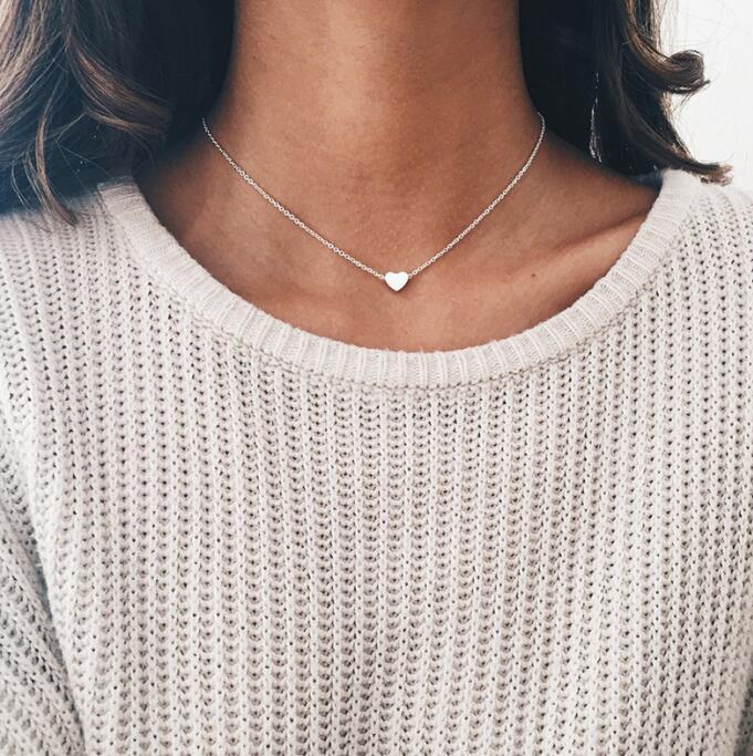 Collier en forme de petit cœur pour femmes, chaîne courte, pendentif en forme de cœur