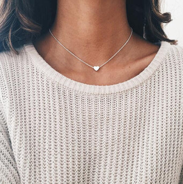 Collier en forme de petit cœur pour femmes, chaîne courte, pendentif en forme de cœur