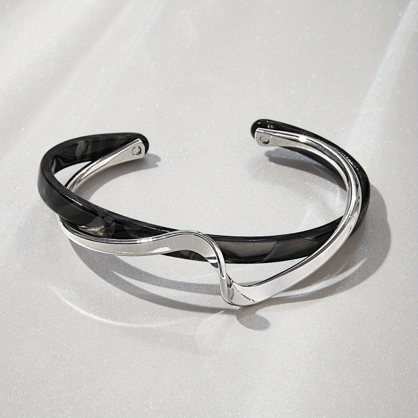 Metall Vit Skaldjursplatta Armband För Kvinnor Öppning Justerbar 2 Lager Design Ljus Lyxiga Kvinnliga Modesmycken Gåvor