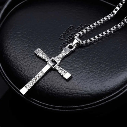 Dominic Toretto le rapide et le furieux célébrité Vin Diesel article cristal jésus hommes croix pendentif collier cadeau bijoux