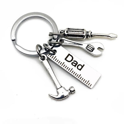 Mode papa lettres porte-clés créatif marteau tournevis clé porte-clés sac à main décor gland suspendu pendentif cadeaux de fête des pères