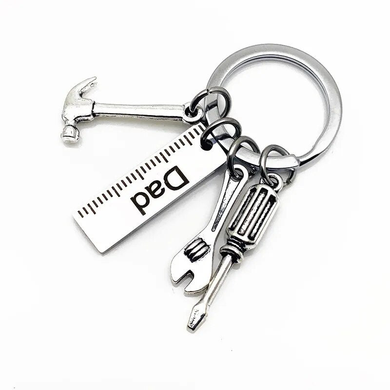 Mode papa lettres porte-clés créatif marteau tournevis clé porte-clés sac à main décor gland suspendu pendentif cadeaux de fête des pères