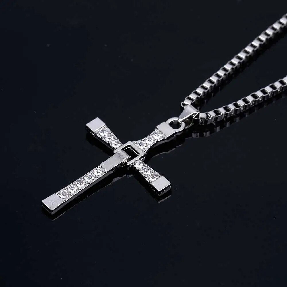 Dominic Toretto le rapide et le furieux célébrité Vin Diesel article cristal jésus hommes croix pendentif collier cadeau bijoux