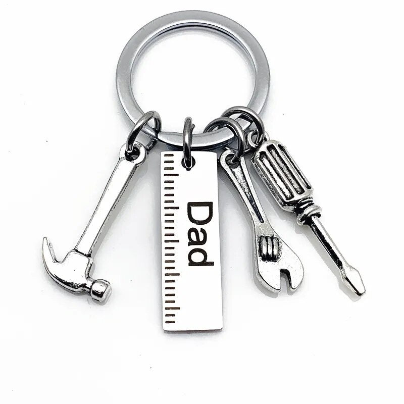 Mode papa lettres porte-clés créatif marteau tournevis clé porte-clés sac à main décor gland suspendu pendentif cadeaux de fête des pères