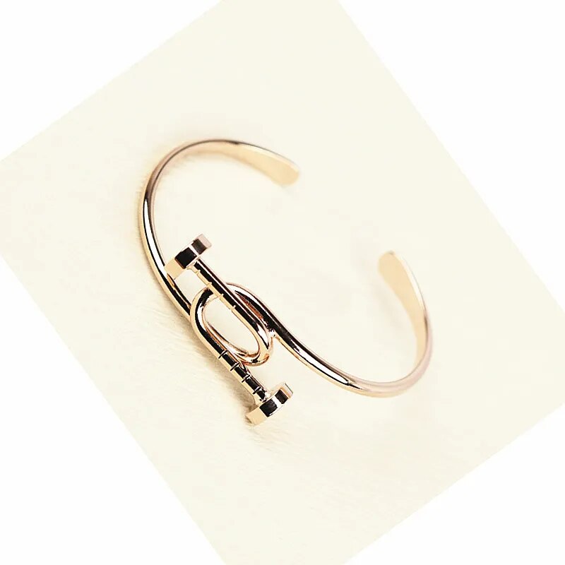 The oval opening design Super beautiful Non-mainstream exaggerated personality open bangle bracelet plating rose gold plated