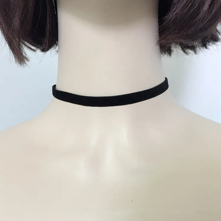 Collier ras du cou en velours noir pour femmes, chaîne de cou gothique, accessoires de bijoux esthétiques, produits tendance