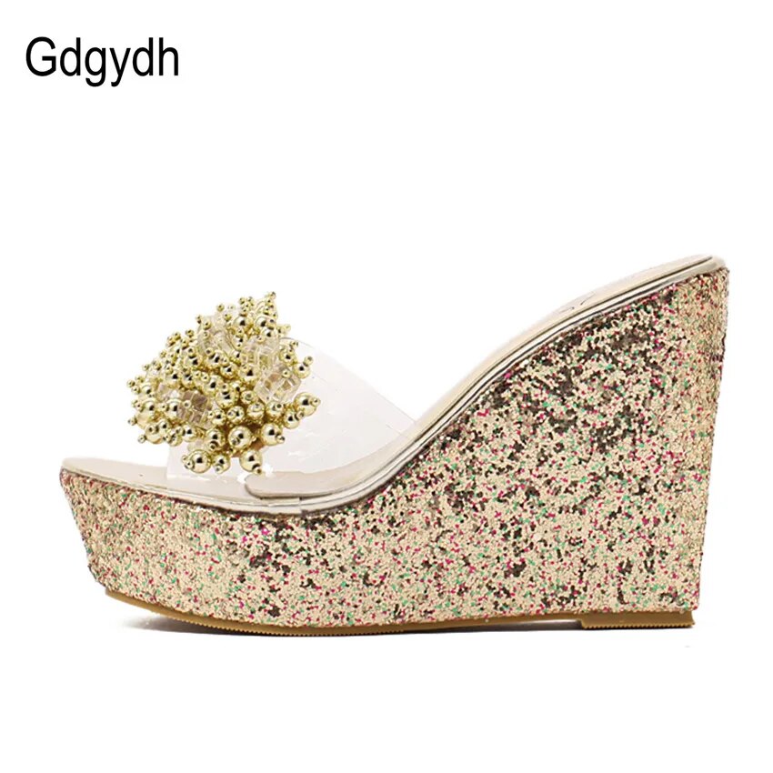 Gdgydh Rhinestone Wedges Sandaler Kvinnor Sexiga Trifle Slides Casual Beading Öppen tå Kvinnliga Sandaler Plattformsskor