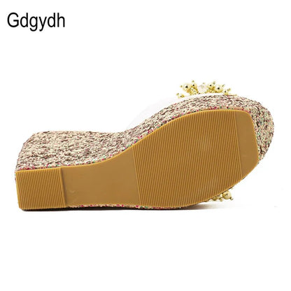 Gdgydh Rhinestone Wedges Sandaler Kvinnor Sexiga Trifle Slides Casual Beading Öppen tå Kvinnliga Sandaler Plattformsskor