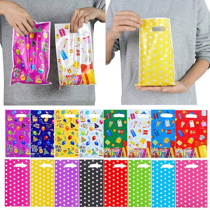 10/20 st tryckta presentpåsar Polka Dots Plastgodispåse Barnfest Lootpåsar Pojke Flicka Barn Födelsedagsfest Favors Tillbehör Inredning