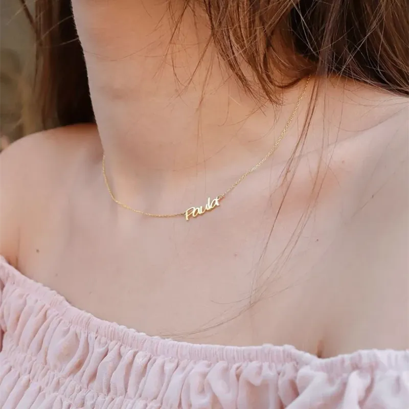 Collier personnalisé avec nom latéral pour femmes et filles, bijoux en acier inoxydable, plaque nominative personnalisée, ras du cou, cadeaux de fête