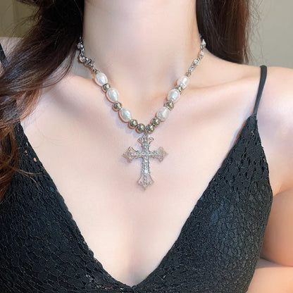 Fashion ins wind hip hop retro pearl necklace Christian cross clavicle chain ladies sweet punk pendant men and women gifts