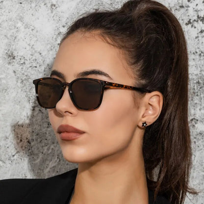 Lunettes De soleil rétro simples femmes/hommes lunettes tendance carrées femmes lunettes De haute qualité femmes Gafas De Sol Mujer UV400