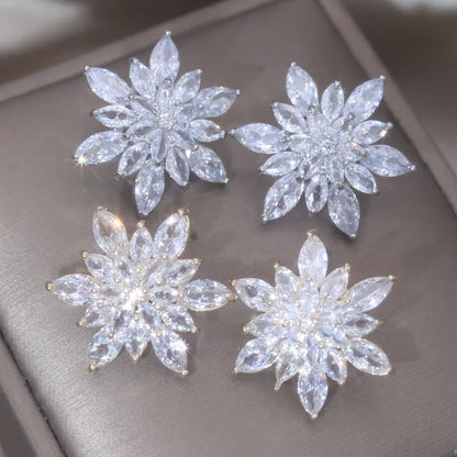 Fashion Jewelry Luxury Zircon Flower Earrings Elegant Women Shiny Wedding Party Earrings