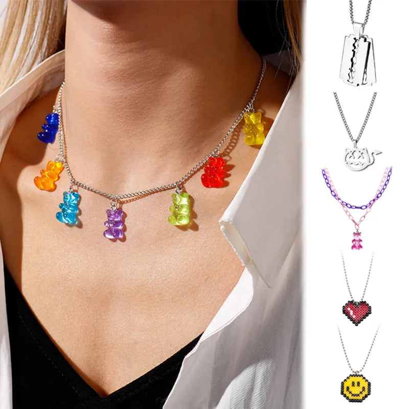 Halsband för kvinnor Söta flickor Djur Sweet Heart Butterfly Fashion Party Rap Gummy Bears Blade