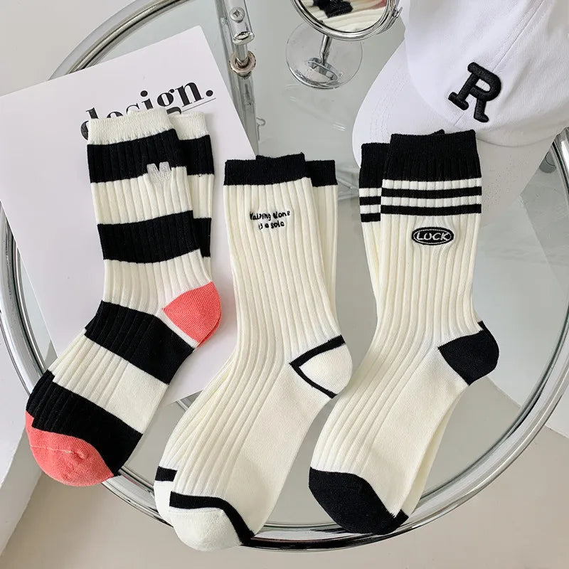 Cotton Women's Long Socks Medium Tube Korean White Breathable Leisure Girls Embroidery Male Sock Spring Summer Stripe Woman Cute