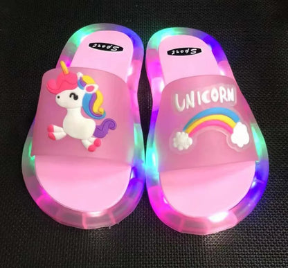 Pantoufles pour enfants garçons et filles, chaussures imprimées d'animaux de dessin animé, chaussures éclairées à la mode, mignonnes, pantoufles de salle de bain pour enfants en bas âge, talons plats