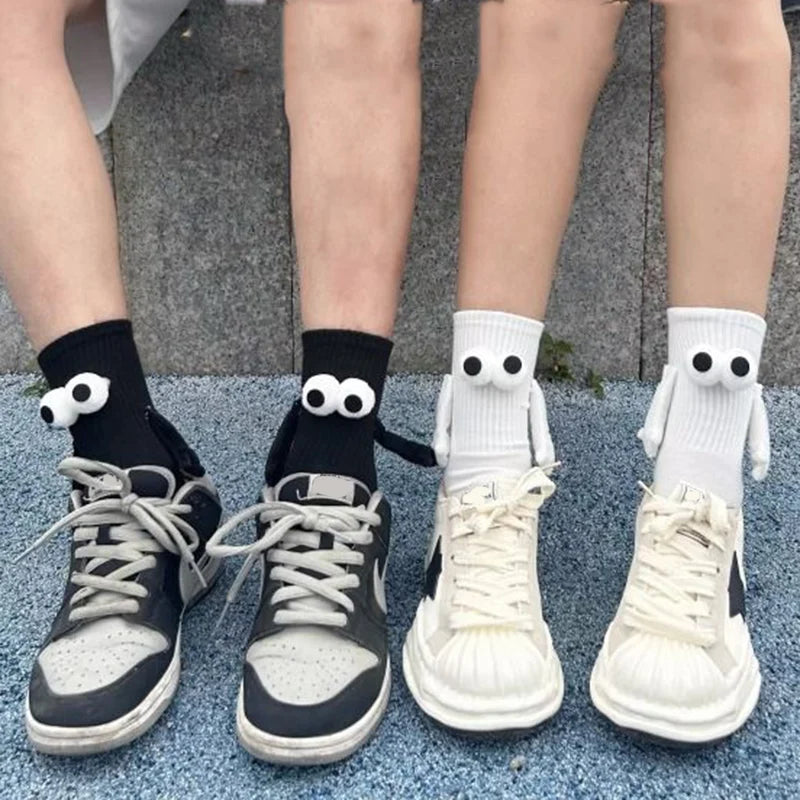 We.Fine Fashion Funny Creative Magnetic Attraction Hands Black White Cartoon Eyes Couples Socks 1 Pair Celebrity Couple Socks